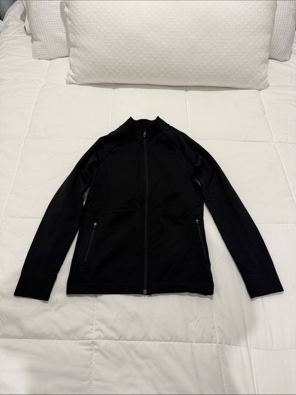 FIGS Women’s Black Seamless Scrub Jacket
